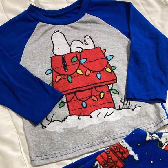Peanuts Snoopy Christmas Pajamas - Picture 2 of 5